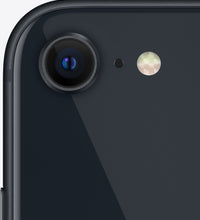 iPhone SE 2022 Midnight - rear camera detail (model illustration)